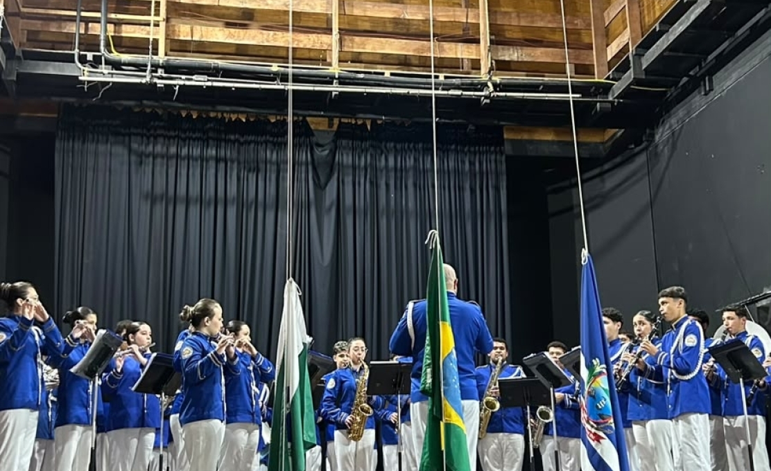 Antonina celebra o dia da independência no Theatro Municipal 