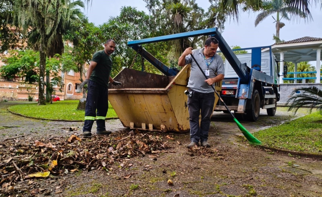 Prefeitura De Antonina Intensifica Ações De Limpeza Urbana E Manejo De Lixo Especia...