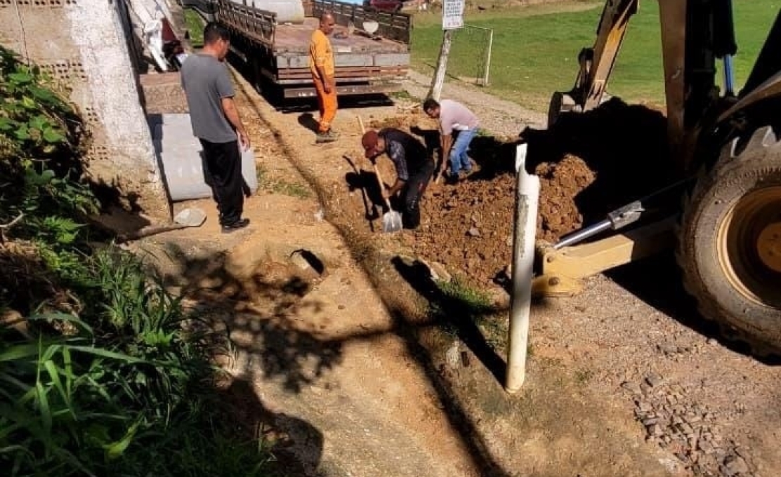 Prefeitura de Antonina realiza serviços de manutenção na infraestrutura urbana pela cidade 