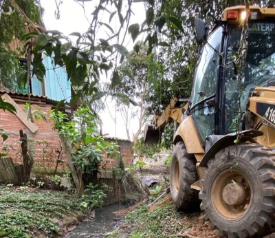 Prefeitura realiza serviços de drenagem urbana