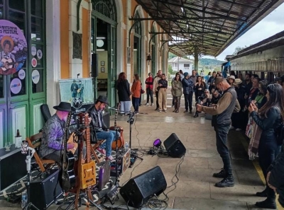 Domingo de muito música na cidade no 9º Antonina Blues Festival