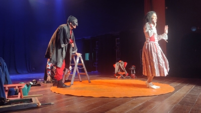 Teatro Municipal recebeu “As Espertezas de Arlequim” no Festival de Inverno de Antonina