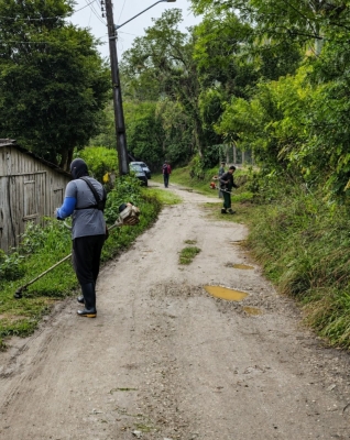 Prefeitura realiza ações contínuas de limpeza e manutenção urbana em Antonina                       