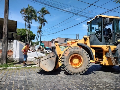 Prefeitura de Antonina intensifica ações de limpeza pública no centro da cidade