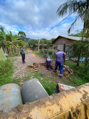Prefeitura de Antonina realiza troca de manilhas no bairro Itapema
