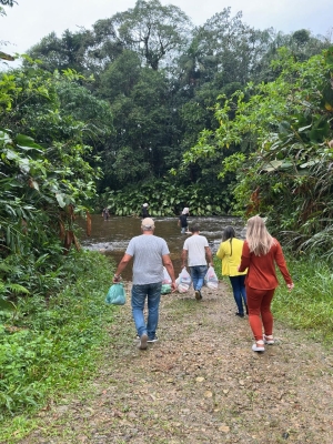Prefeitura de Antonina realiza entrega de alimentos do PAA para comunidades rurais