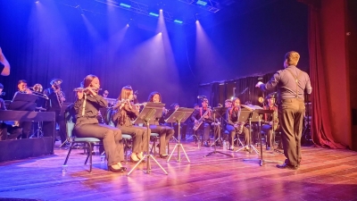 Apresentação da Filarmônica Orquestra Show lota o Theatro Municipal