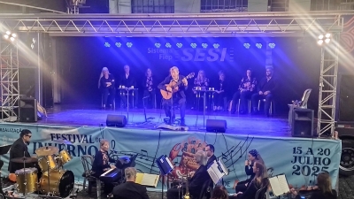 Celebrante Cingers, é a primeira atração no palco principal do Festival de Inverno de Antonina