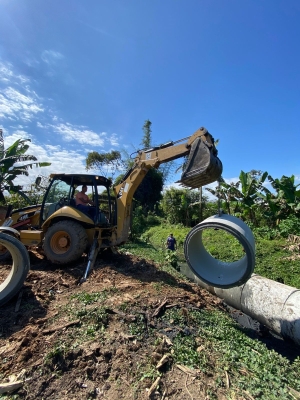Bairro do Km4 recebe obras de drenagem