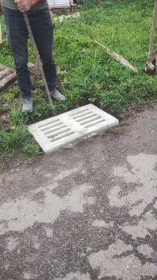 Prefeitura realiza melhorias em grelhas de bueiros no bairro Barigui