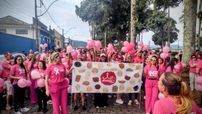 Antonina realiza Caminhada do Outubro Rosa com grande participação da comunidade