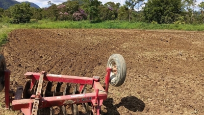 Prefeitura de Antonina fortalece a agricultura e apoia produtores rurais