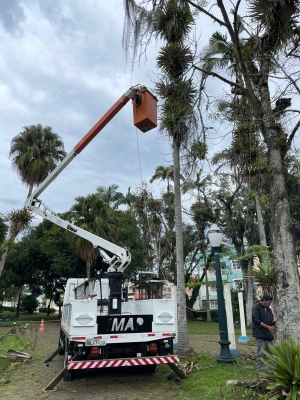 Defesa Civil e Secretaria de Meio Ambiente realizam ação preventiva na Praça Cel. Macedo