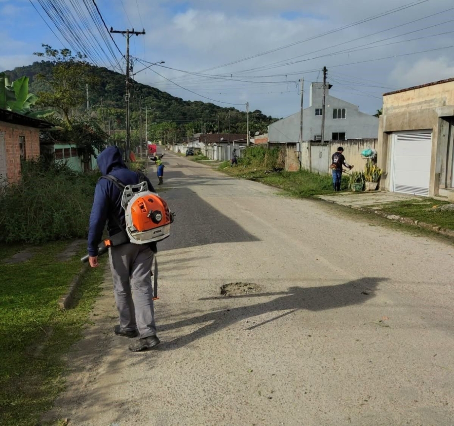 Cuidar da cidade é compromisso diário: Prefeitura realiza serviços de limpeza e manutenção em diversos pontos