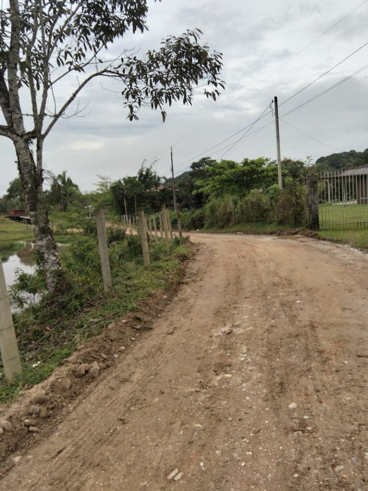 Secretaria de Obras realiza manutenção em ruas de diferentes bairros de Antonina