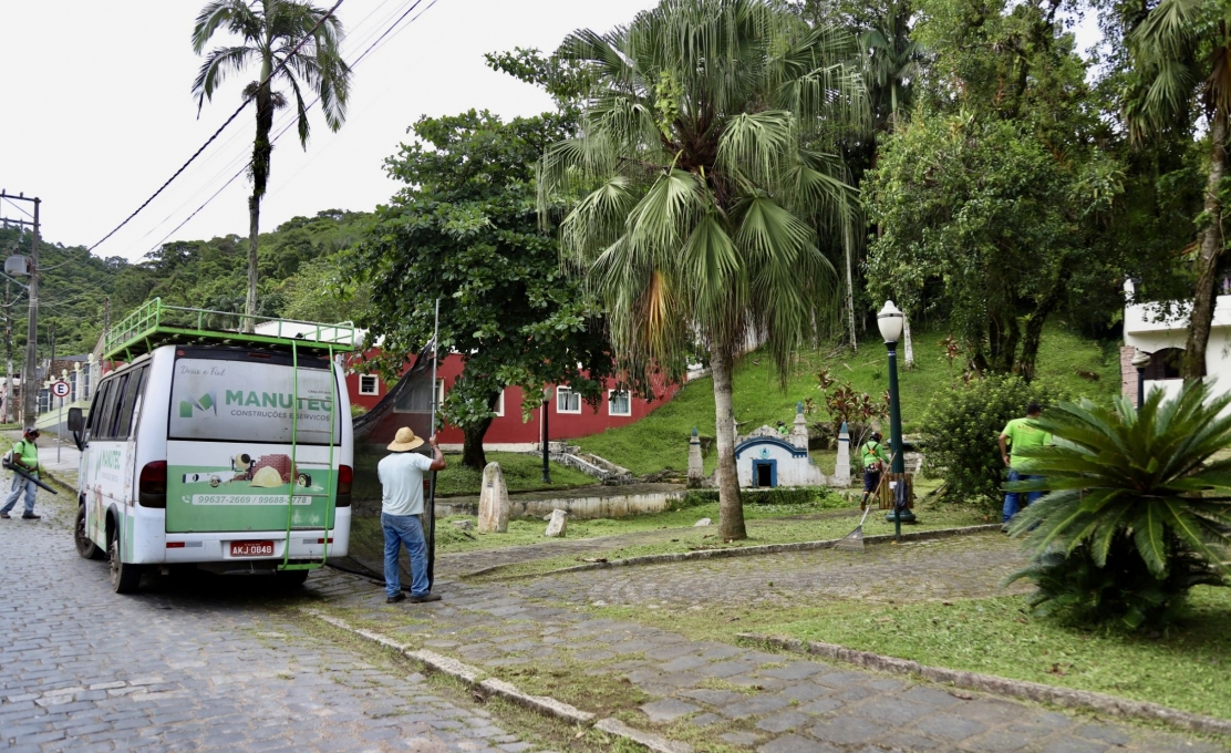 Prefeitura De Antonina Realiza Ações De Limpeza Em áreas Públicas