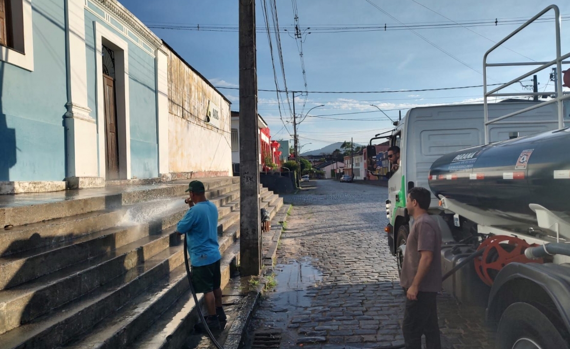 Prefeitura De Antonina Realiza Limpezas Nas áreas Centrais Da Cidade