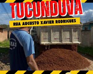 camiseta-moderna-branca-em-obras-7.png