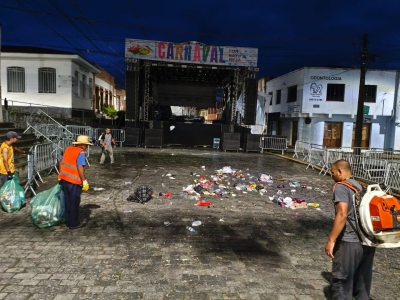 Depois da alegria e da folia do primeiro dia, entra em ação o nosso Bloco da Limpeza! 