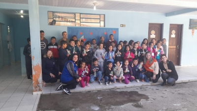 Crianças da Escola Rural Municipal do Cedro recebem palestras visando a importância dos cuidados com a saúde bucal