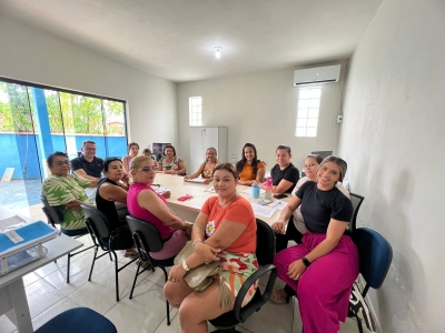 Prefeitura de Antonina realiza reunião com mulheres feirantes da Feira Mar