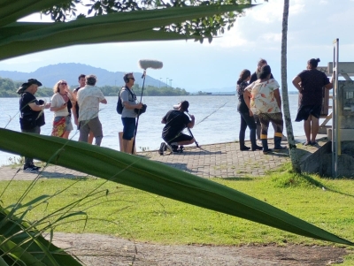 Antonina recebe gravações do documentário “Mulheres do Lagamar”