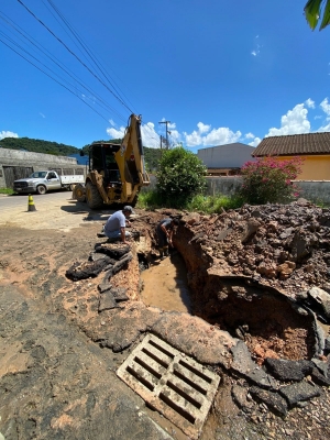 Rua Professora Iolanda tem trecho interditado para obras de drenagem