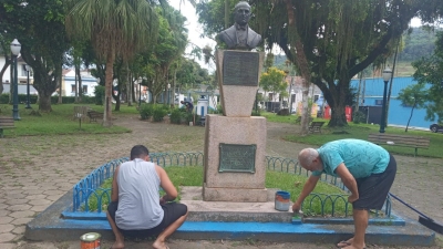 Mutirão de limpeza e pintura avança em Antonina