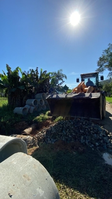 Prefeitura realiza serviço de manilhamento no bairro do Saivá 