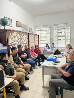 Prefeitura de Antonina participa de reunião no Colégio Moysés Lupion