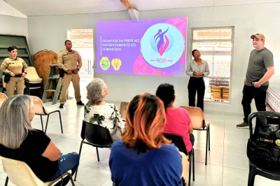 Ação no bairro Cachoeira durante a Semana Estadual da Mulher do Campo