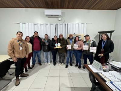 Prefeita Rozane Osaki recebe representantes do Sesc e celebra reconhecimento pelo combate à dengue