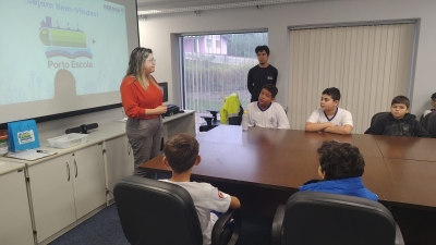 Mais de 200 alunos da Rede Municipal de Ensino participam do primeiro dia do Projeto Porto Escola 