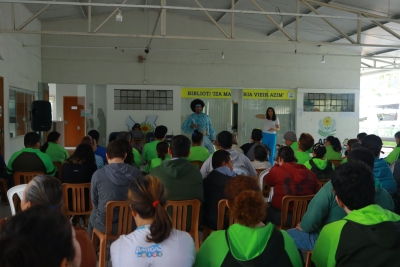 Peça “Arauto: A História de Todas as Histórias” é apresentada na Escola Joana Camargo APAE