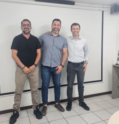 Visita ao Porto Ponta do Félix reforça parceria para geração de empregos em Antonina