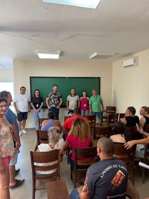 Prefeitura de Antonina realiza reunião com ambulantes e comerciantes para alinhamento do Carnaval