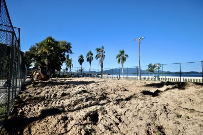 Quadra de areia da Feira Mar passa por revitalização em Antonina