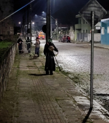 Prefeitura de Antonina mantém força-tarefa de limpeza e conservação em diversos bairros da cidade