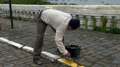 Pinturas nos meios-fios do Centro Histórico deixam a cidade mais bonita 