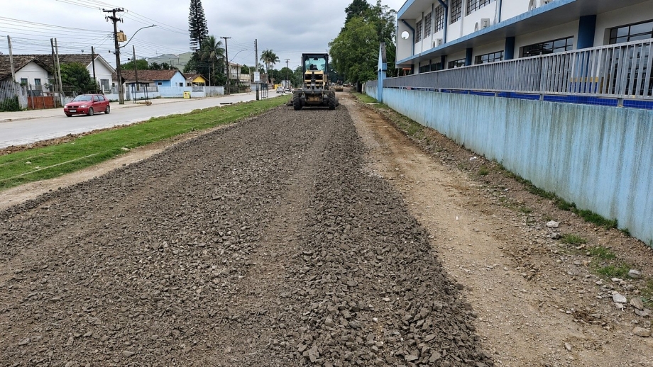 Secretaria de Obras e Urbanismo mantém frentes de trabalho em diversos pontos de Antonina