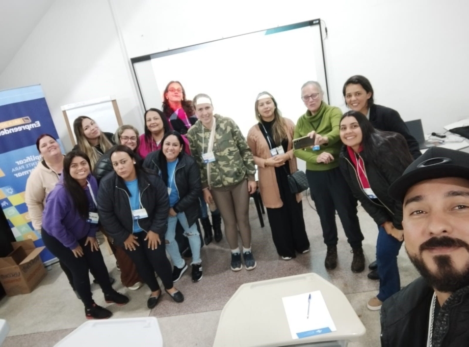 Curso de Emissão de Nota Fiscal Eletrônica reúne empreendedores em Antonina