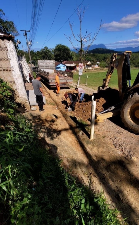 Prefeitura de Antonina realiza serviços de manutenção na infraestrutura urbana pela cidade 